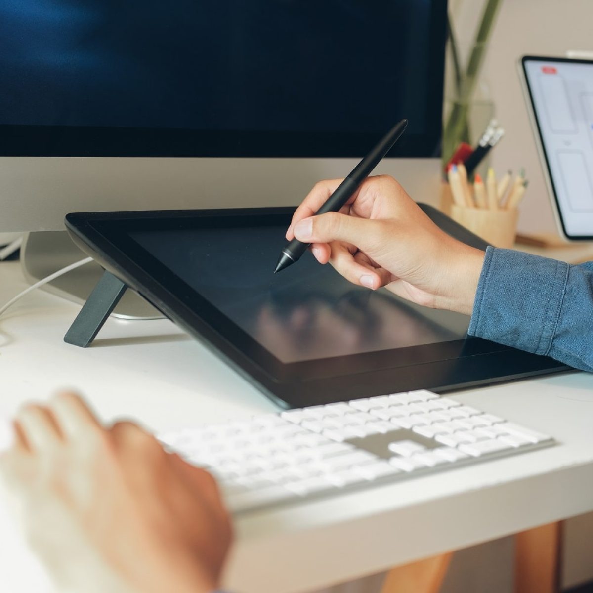 web designer planning application for mobile phone 2022 11 11 18 32 49 utc min.jpg